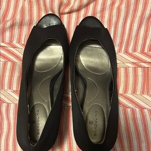 Bandolino Elegant Black Peep Toe Heels